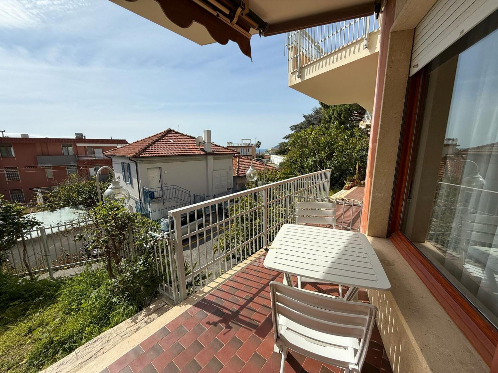 Wh - Appartamento Siccardi In Zona Residenziale Con Posto Auto San Remo Exterior foto